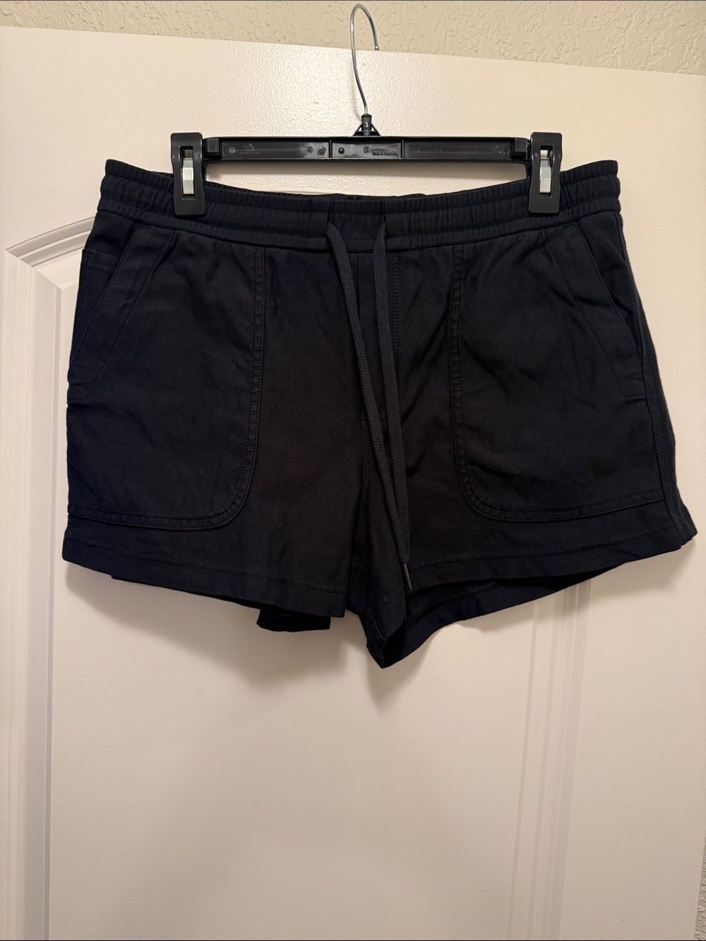 Athleta Everyday Women's Black Drawstring Shorts